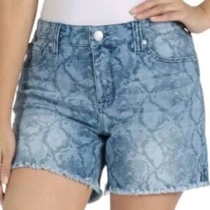 SEVEN7 Women’s Animal blue Print Jean Shorts size 6
